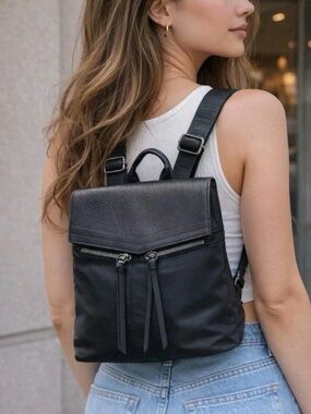 lululemon city adventurer convertible backpack black Lululemon City Adventurer Convertible Backpack 15L - Black